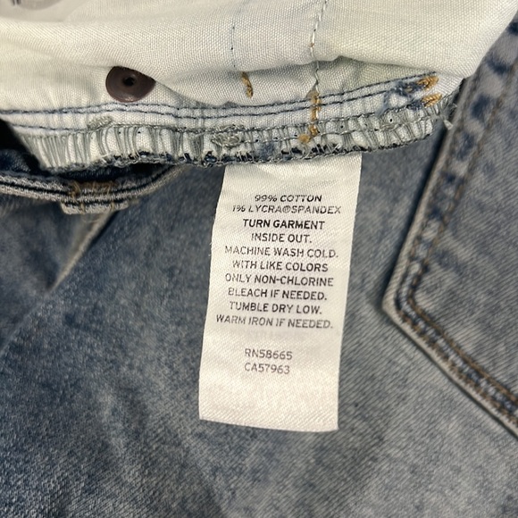 NWT Treasure Bond Distressed Shorts - Picture 6 of 8